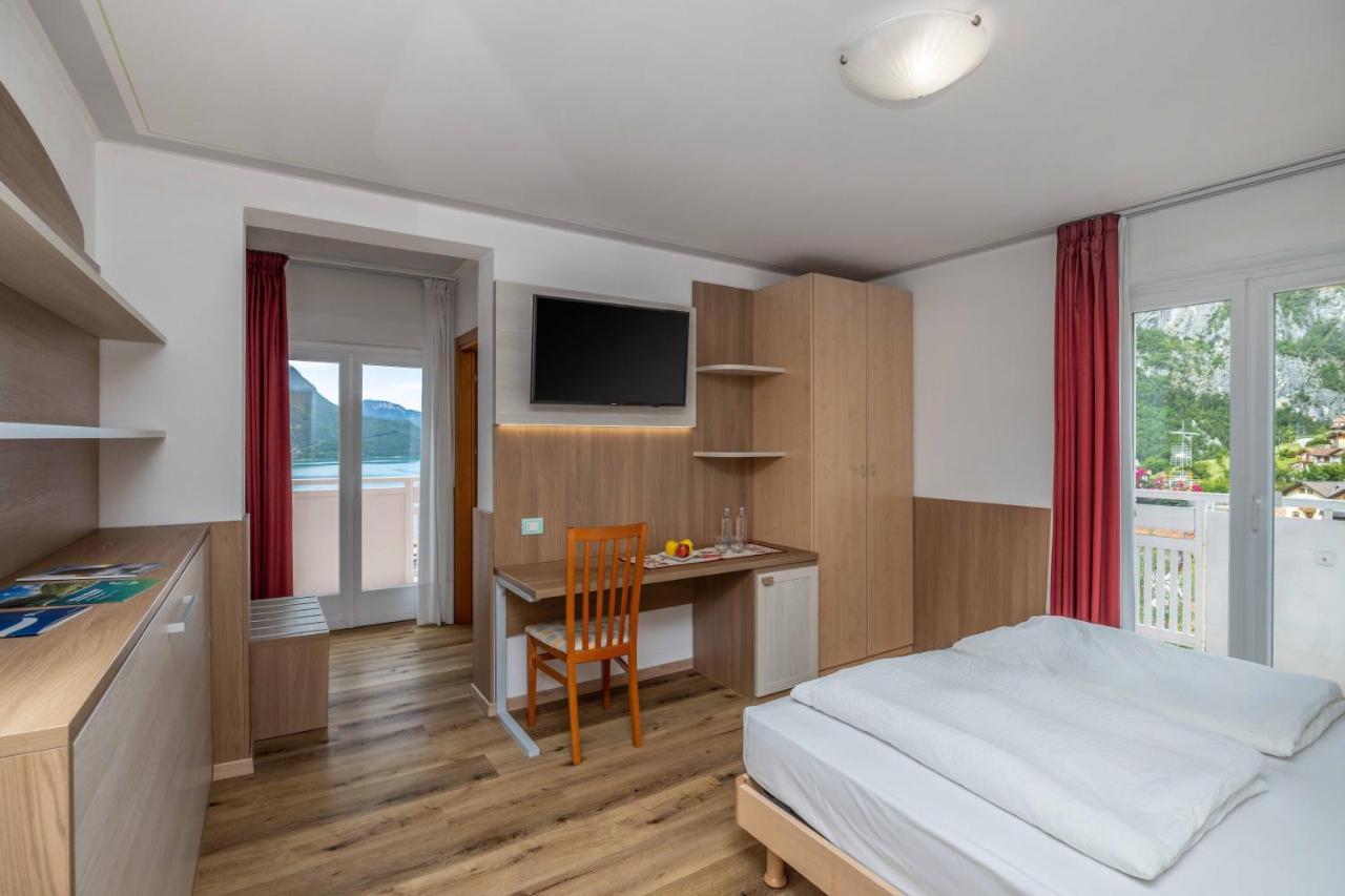 Hotel Londra Slow Living Molveno Exterior foto